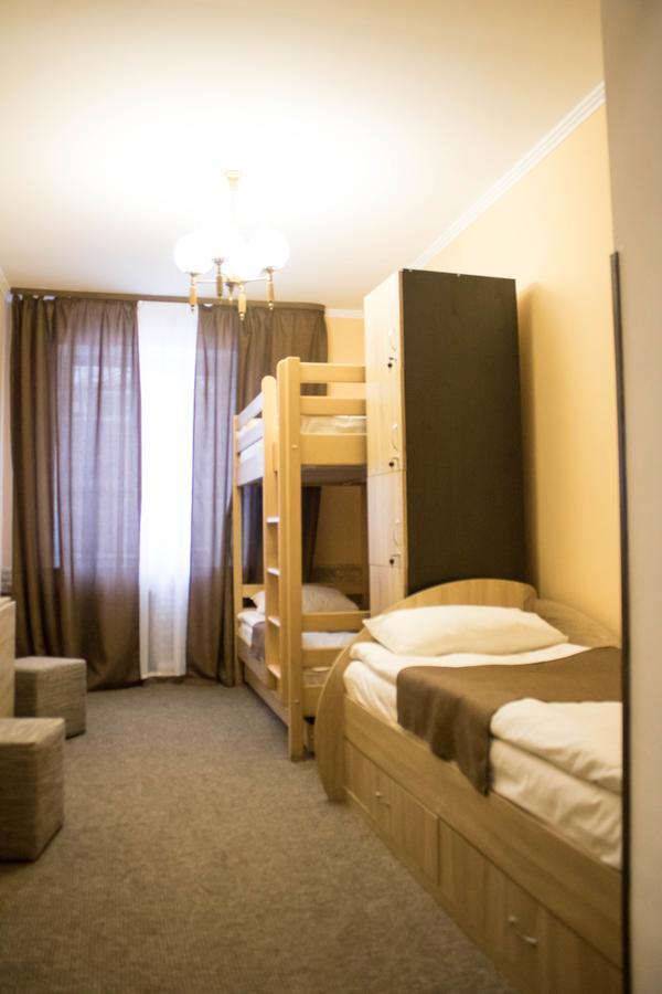 Skarbek'S Hostel Lviv Exterior photo