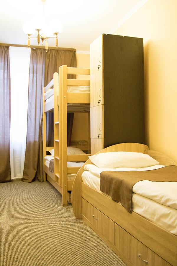Skarbek'S Hostel Lviv Exterior photo
